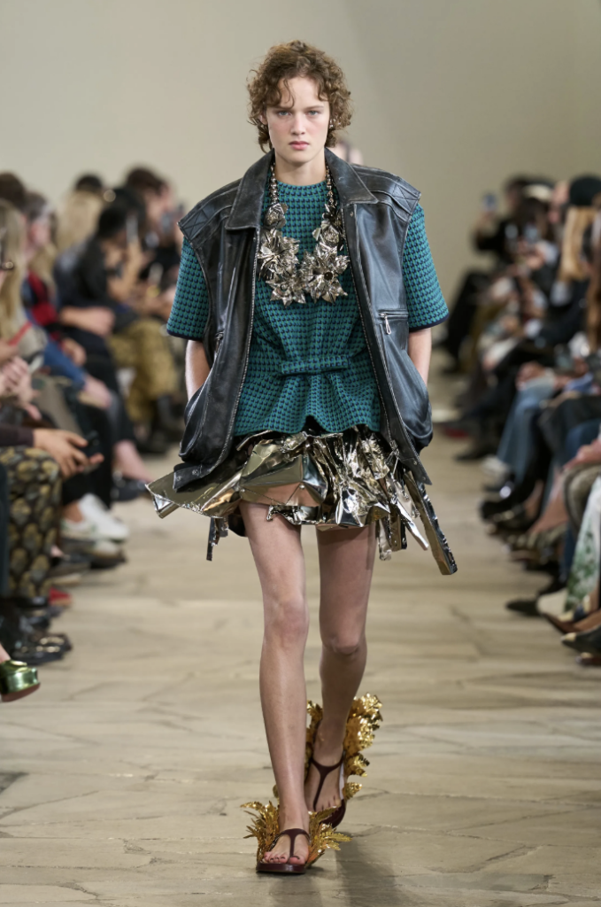 Rabanne SS26 conquista París con frescura costera