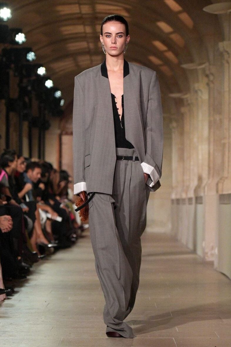 Así fue el desfile de Victoria Beckham SS26 en Paris