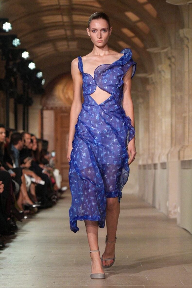 Así fue el desfile de Victoria Beckham SS26 en Paris