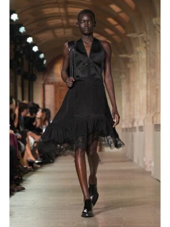 Así fue el desfile de Victoria Beckham SS26 en Paris
