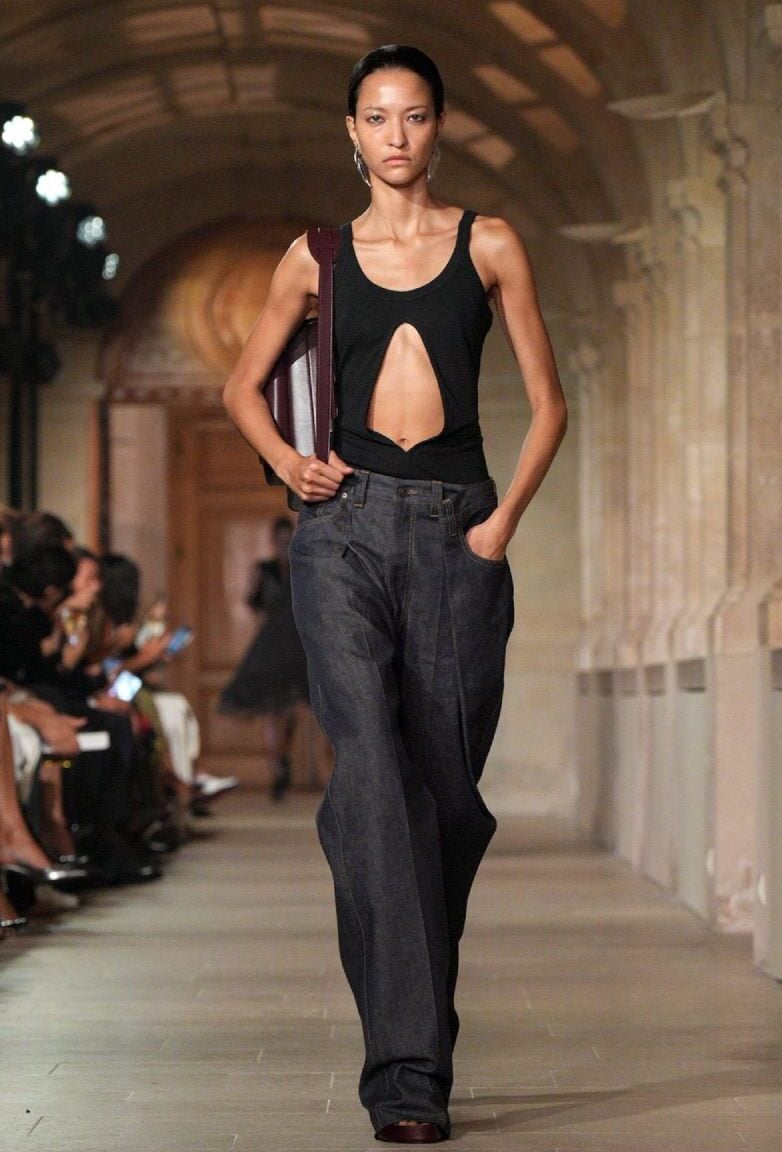 Así fue el desfile de Victoria Beckham SS26 en Paris