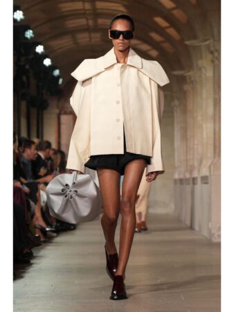 Así fue el desfile de Victoria Beckham SS26 en Paris