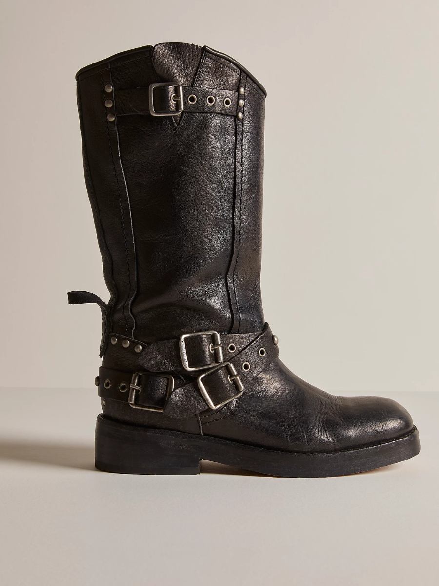 Del escenario al street style: las botas de motociclista se convierten en el nuevo básico celebrity