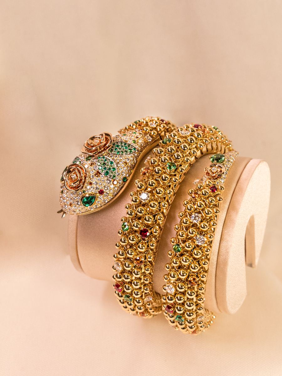 Bvlgari presenta en el SIAR 2025 el reloj secreto Serpenti Pallini Secret Watch