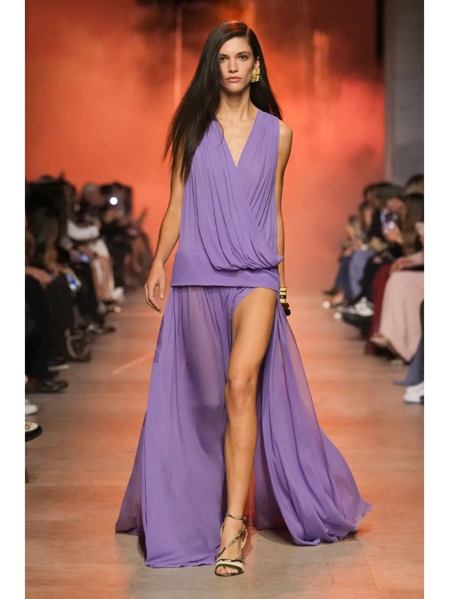 Elie Saab SS26 apuesta por polka dots, lentejuelas y animal print