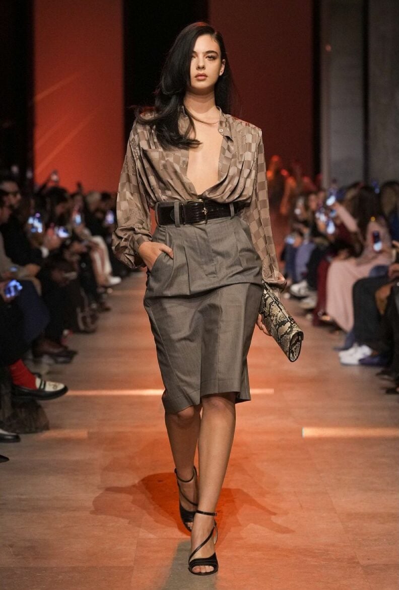 Elie Saab SS26 apuesta por polka dots, lentejuelas y animal print