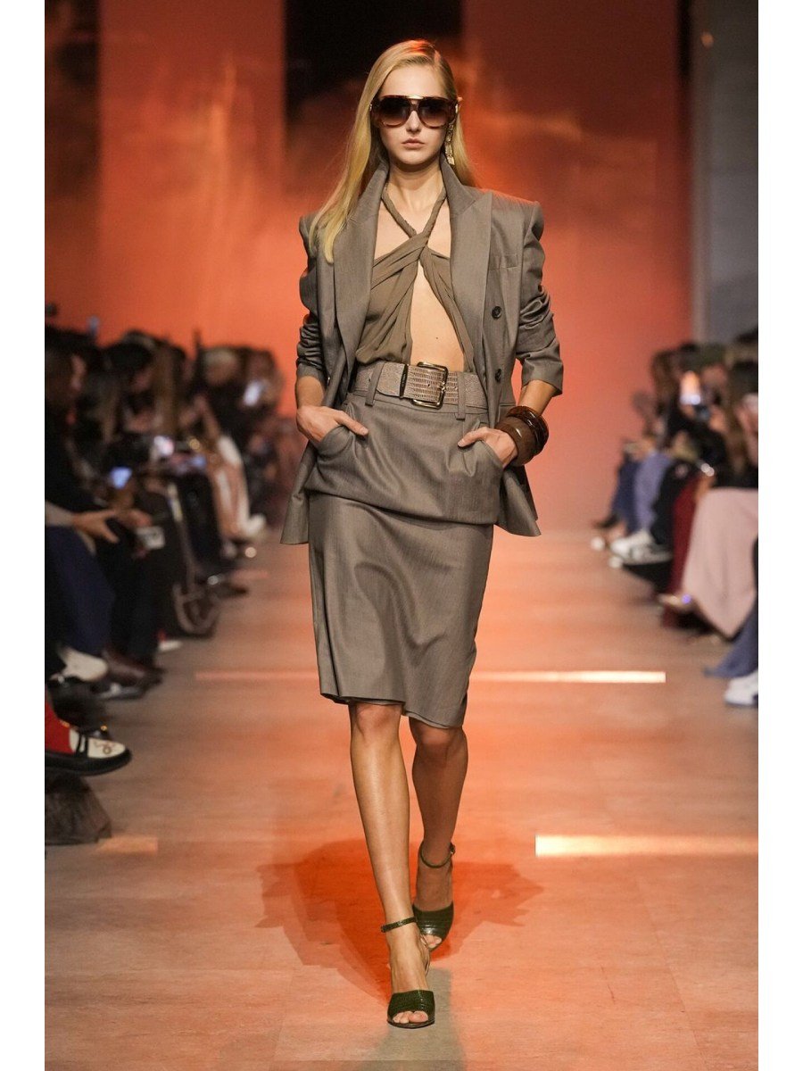 Elie Saab SS26 apuesta por polka dots, lentejuelas y animal print