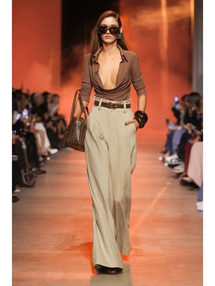 Elie Saab SS26 apuesta por polka dots, lentejuelas y animal print