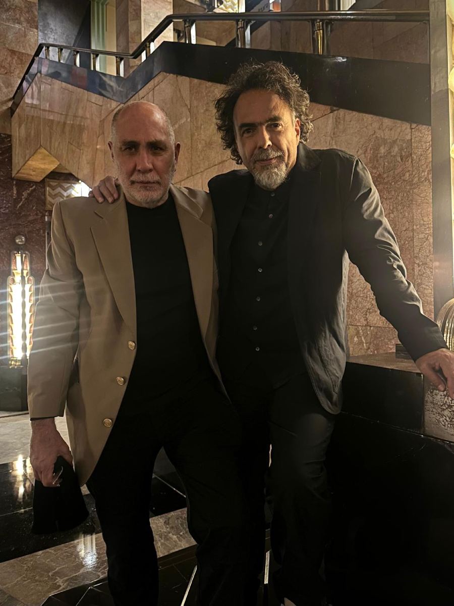Iñárritu y Arriaga se reconcilian en la celebración de 25 años de Amores Perros