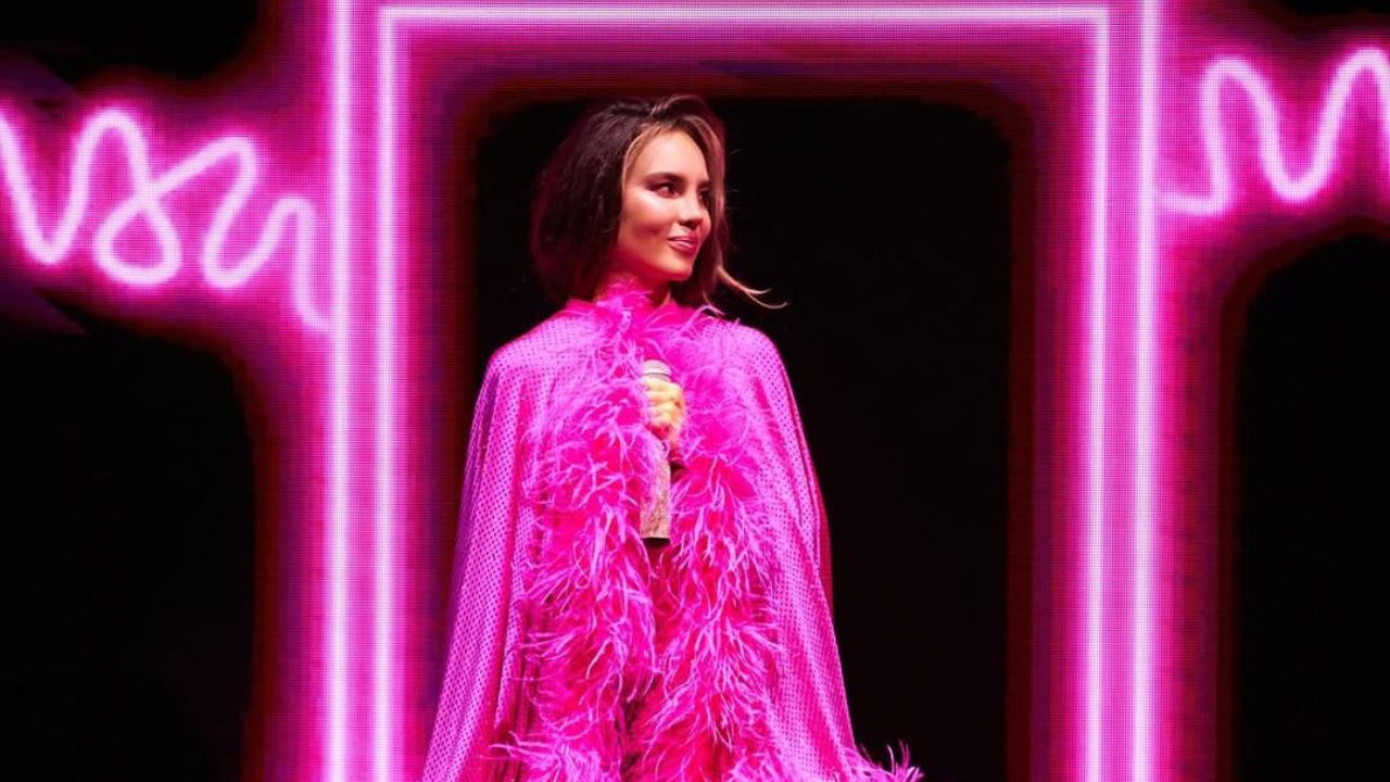 Los looks de Belinda en la obra de Mentiras