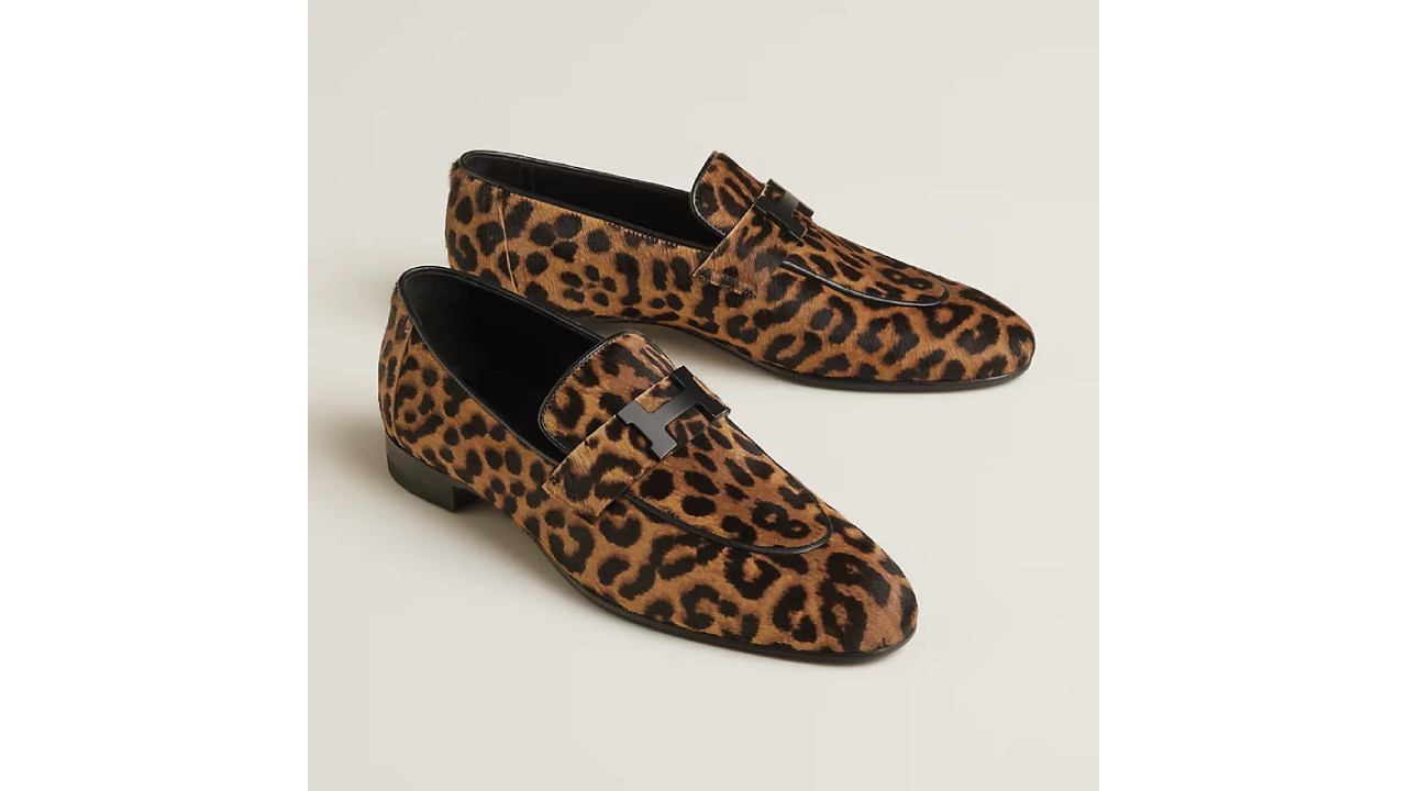 ¿Los mocasines con calcetines altos regresan? Aquí te lo decimos