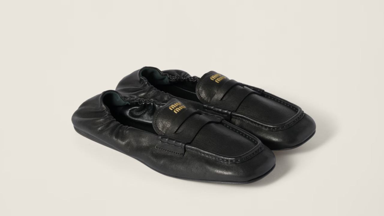 ¿Los mocasines con calcetines altos regresan? Aquí te lo decimos