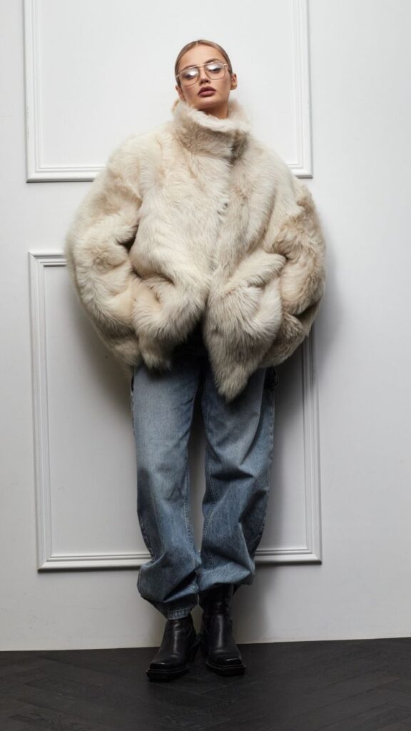 Los abrigos efecto pelo conquistan el invierno urbano