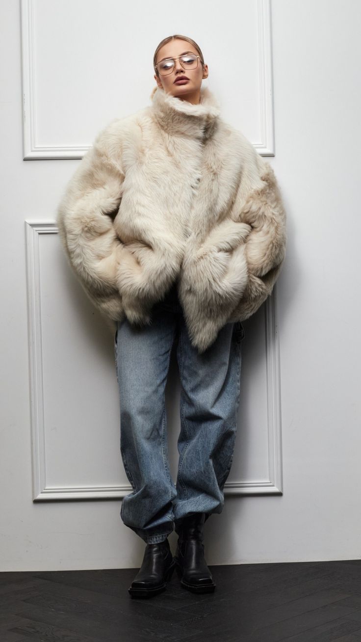 Los abrigos efecto pelo conquistan el invierno urbano