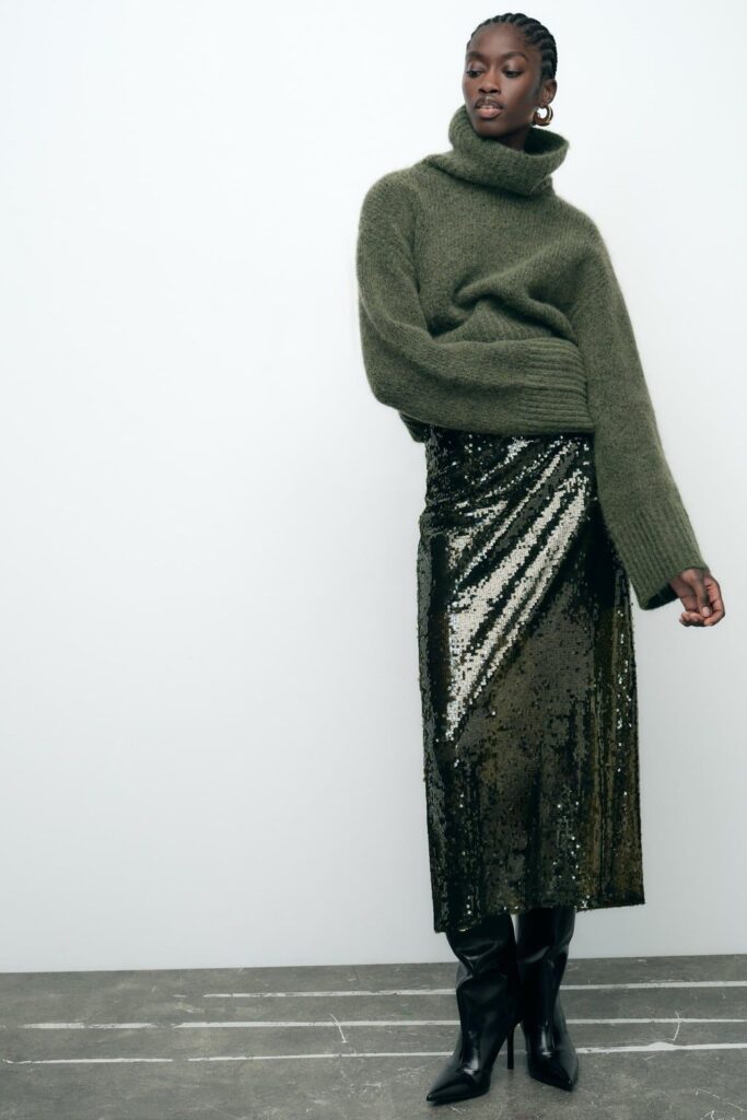 Faldas de lentejuelas dominan el invierno 2025