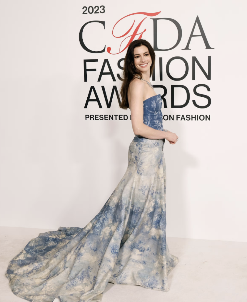 Anne Hathaway: 15 Momentos de Estilo de una Icono de Moda