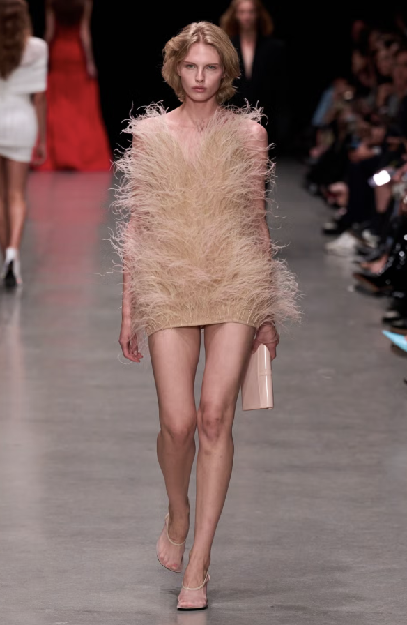 Innovación Ética en Plumas con Fevvers de Stella McCartney