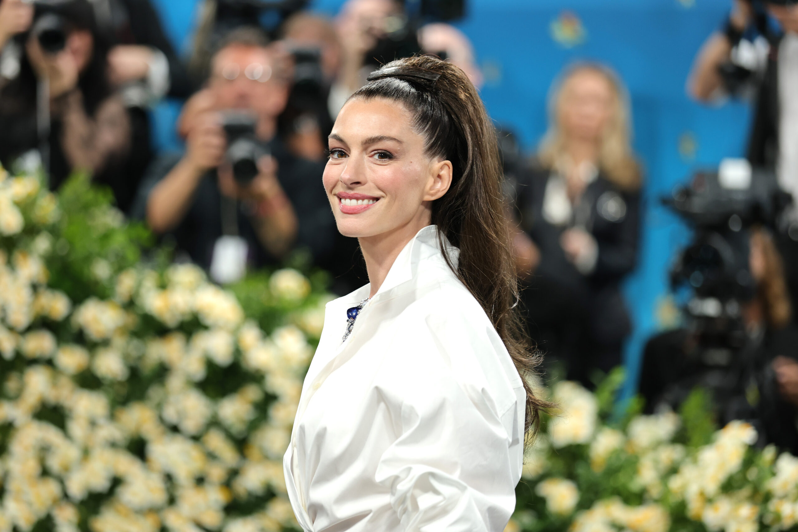 Anne Hathaway: 15 Momentos de Estilo de una Icono de Moda