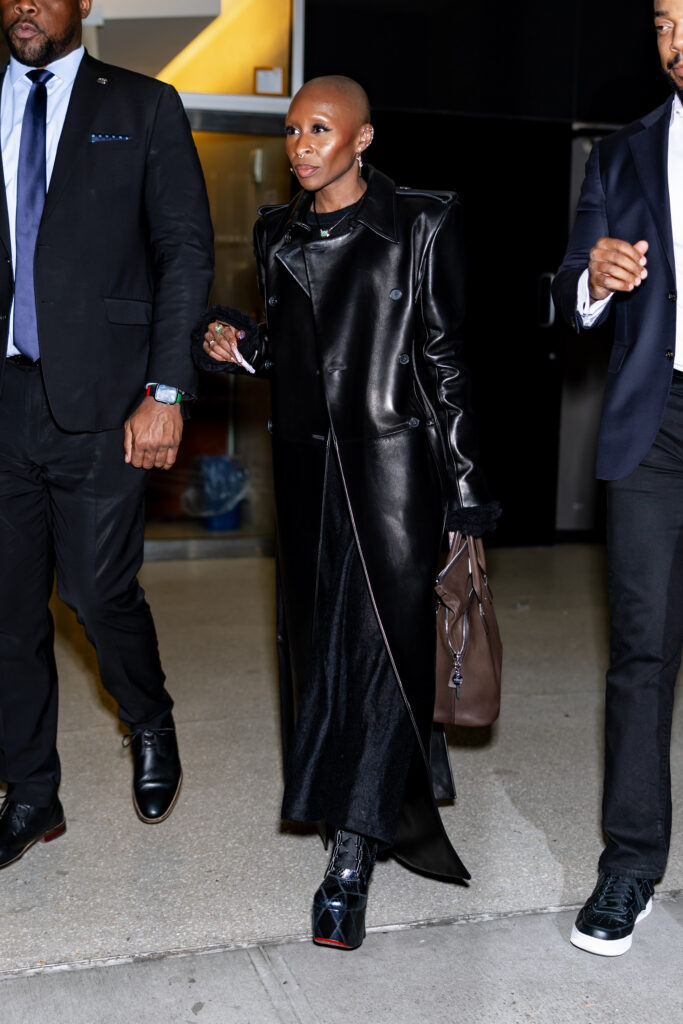 Cynthia Erivo deslumbra con Christian Louboutin