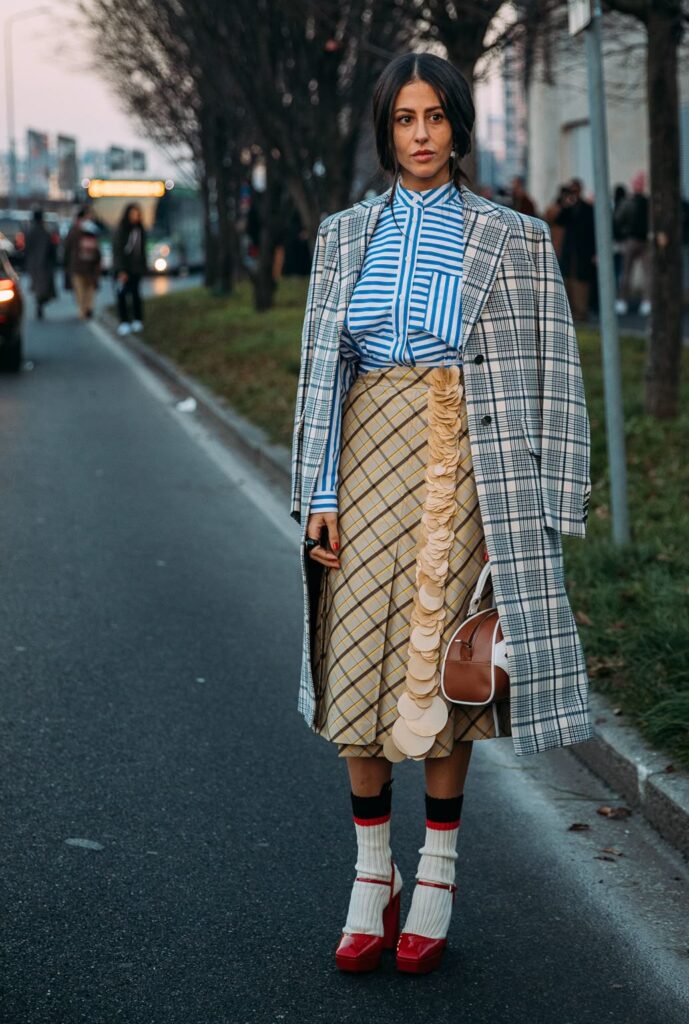 Calcetas con tacones: el giro inesperado del 2025