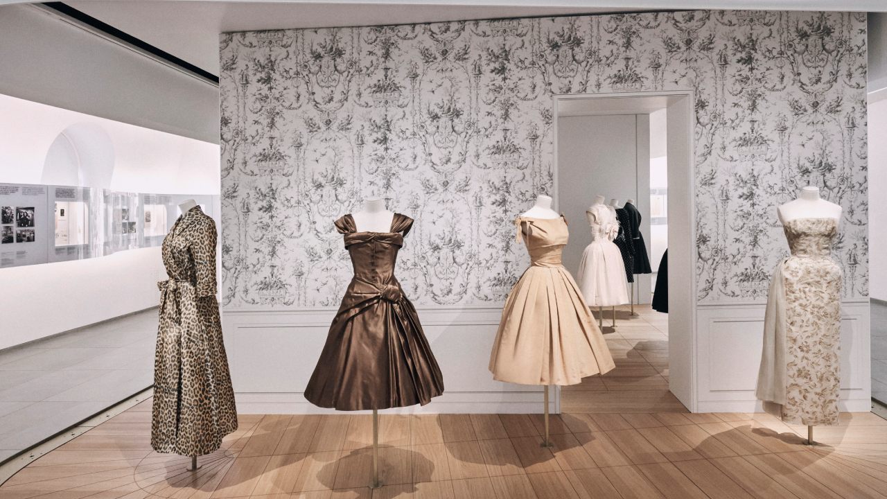 Dior presenta la colección Dior de Azzedine Alaïa en la Galerie Dior