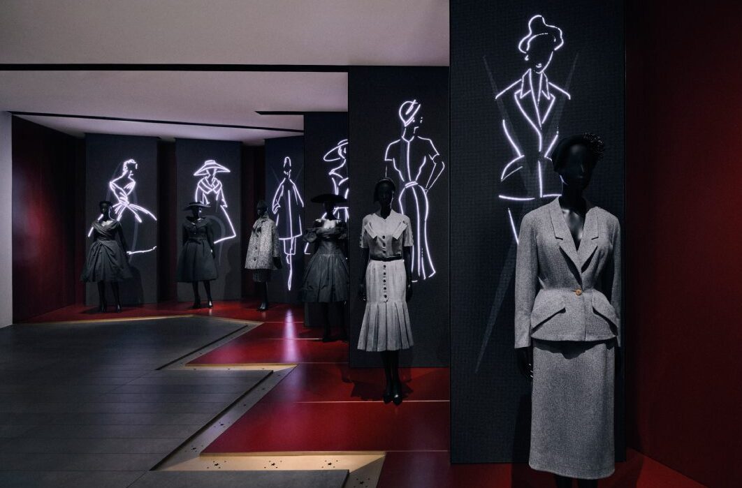 Dior presenta la colección Dior de Azzedine Alaïa en la Galerie Dior