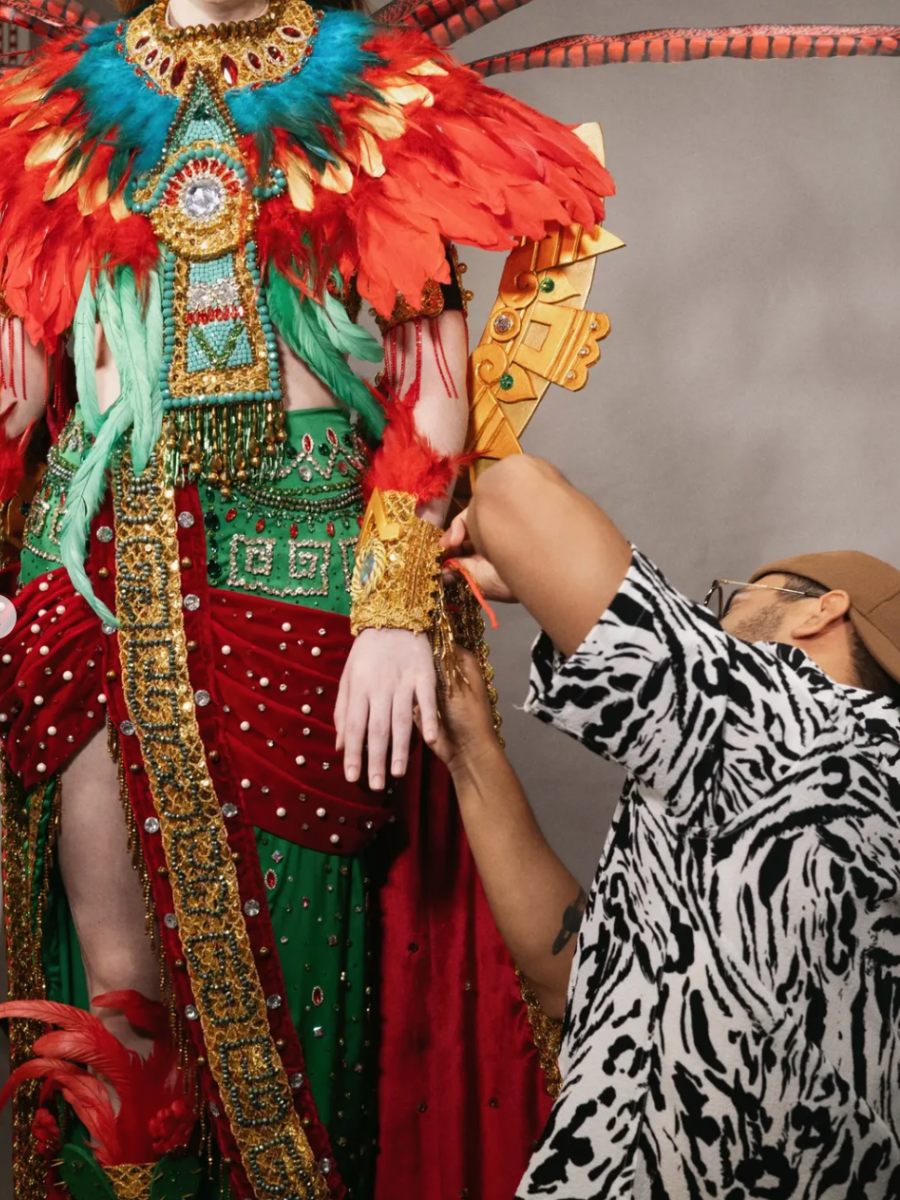 Fátima Bosch y su desfile preliminar con traje típico para Miss Universo 2025