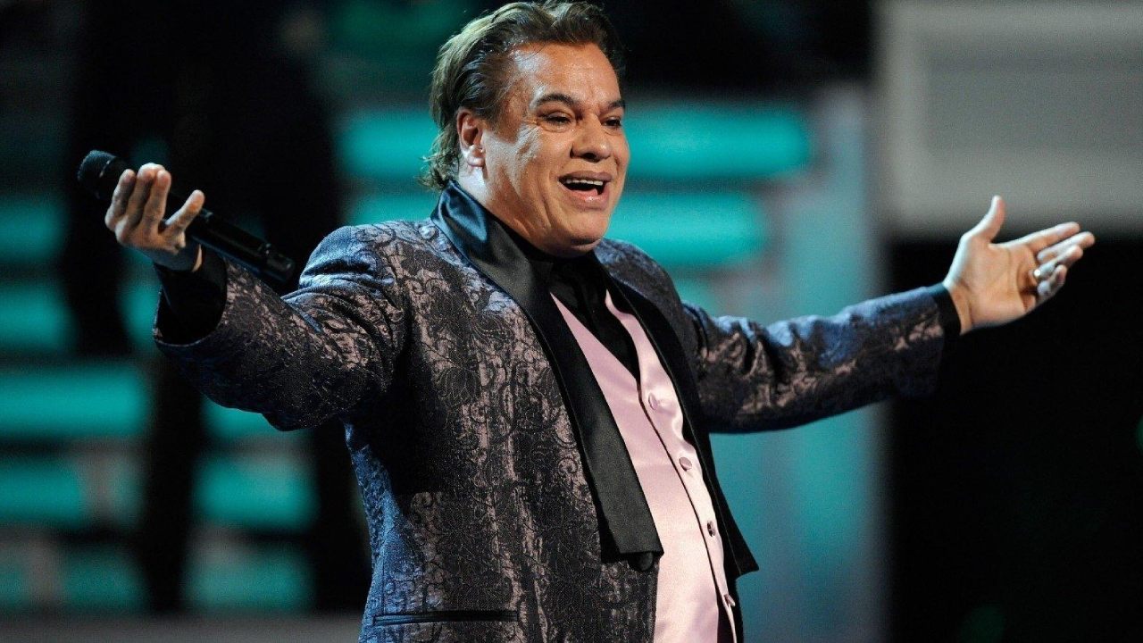 Los looks más históricos de los premios Latin Grammy