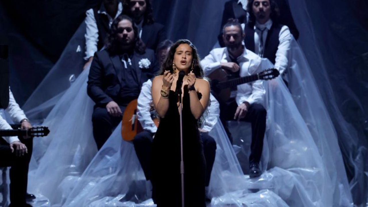 Los looks más históricos de los premios Latin Grammy