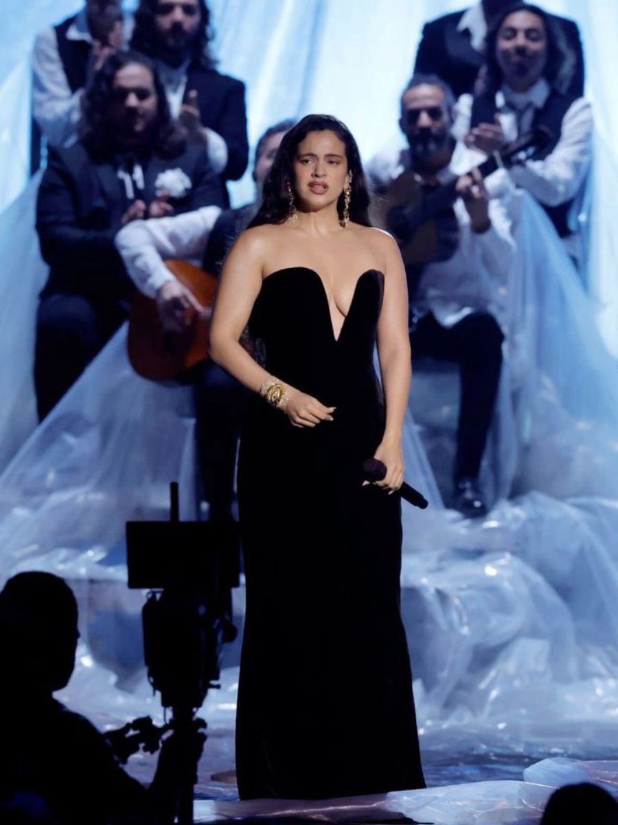 Los looks más históricos de los premios Latin Grammy