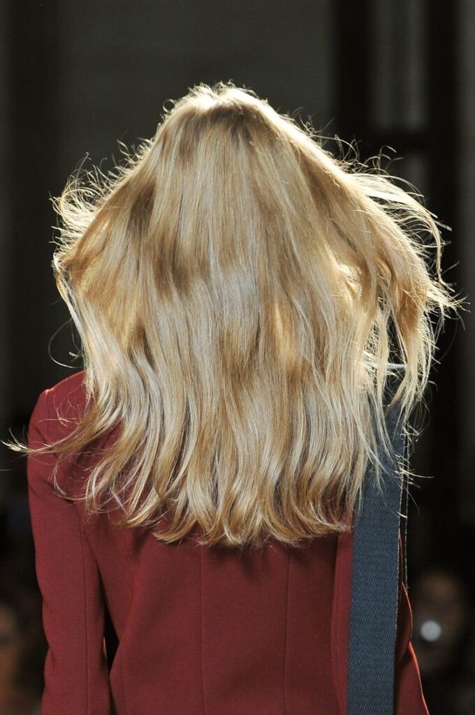 Calendario lunar 2026: los mejores días para cortarte el cabello