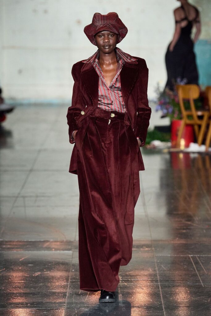 Tercipelo: 10 looks que te harán triunfar esta temporada