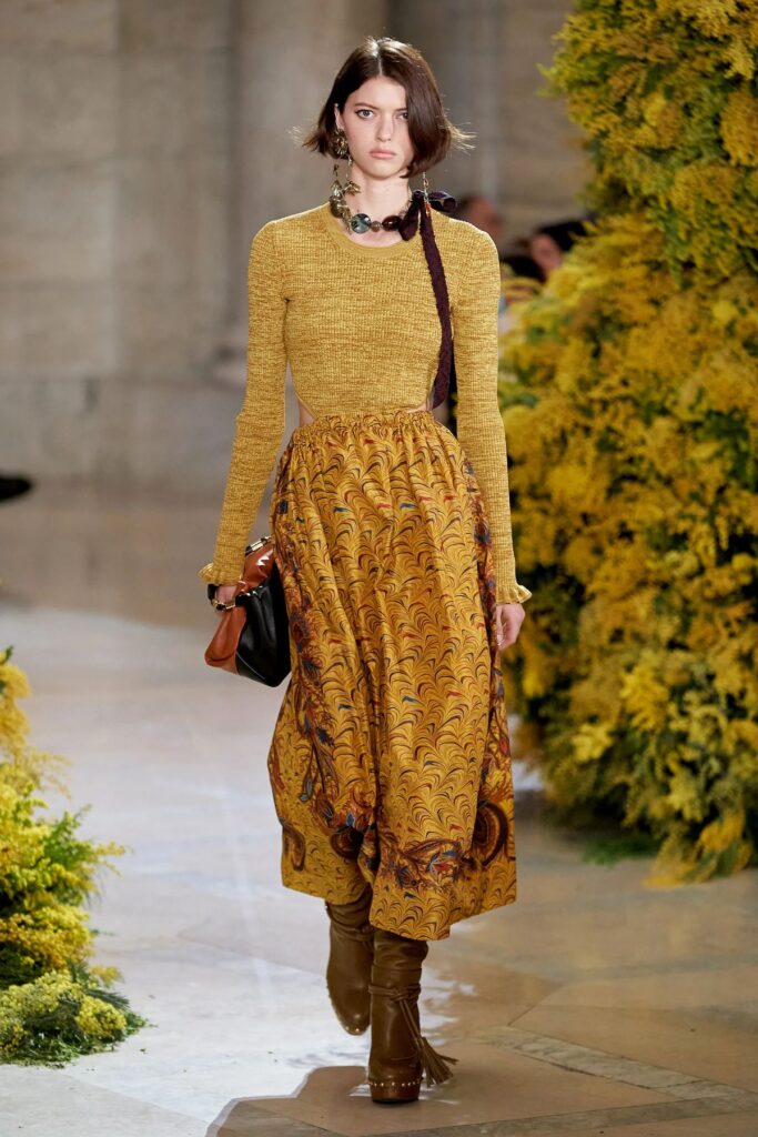 El regreso del boho setentero: las faldas largas que marcan tendencia