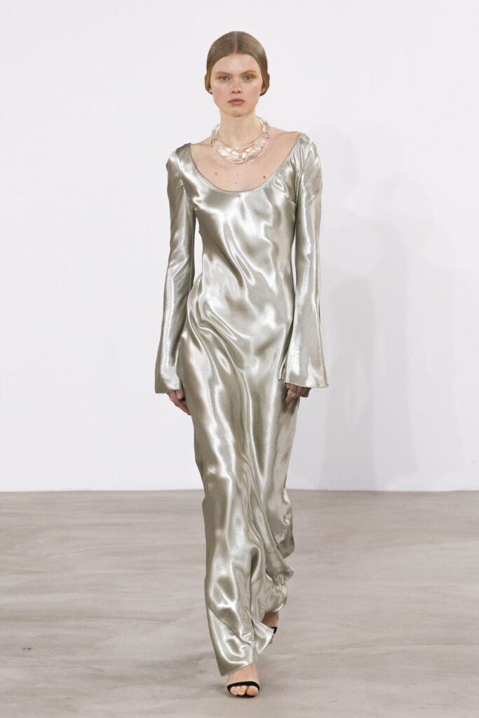 Cinco vestidos infalibles para dar la bienvenida al 2026 con estilo