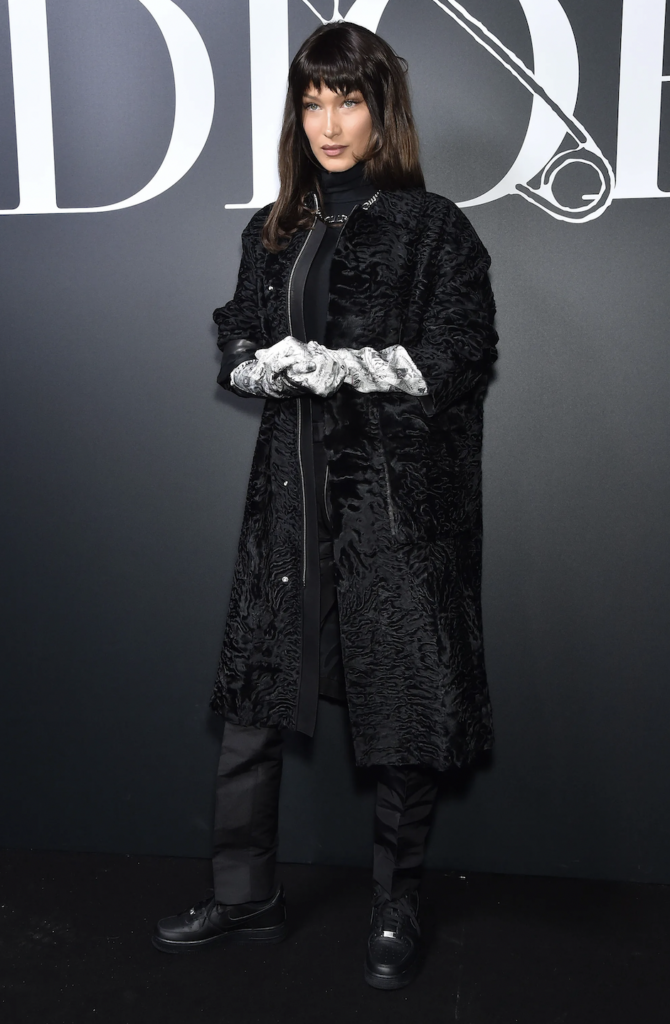 Opera Style: Guantes, Joyas y Abrigos Dramáticos Vintage