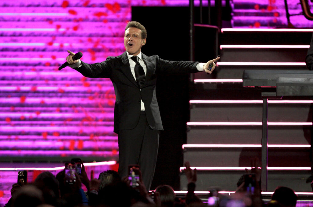 Luis Miguel y Dua Lipa desatan rumores musicales