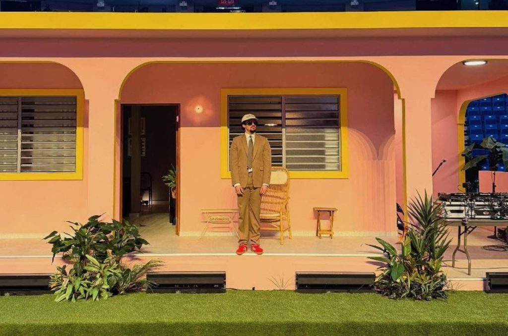 Celebridades brillan en La Casita de Bad Bunny