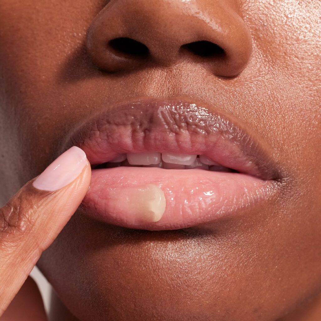 Labios al rescate: guía práctica para prevenir y aliviar la resequedad