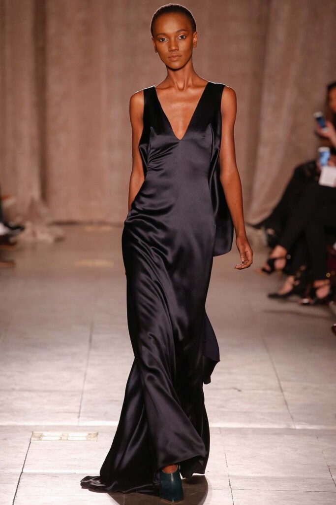 Cinco vestidos infalibles para dar la bienvenida al 2026 con estilo