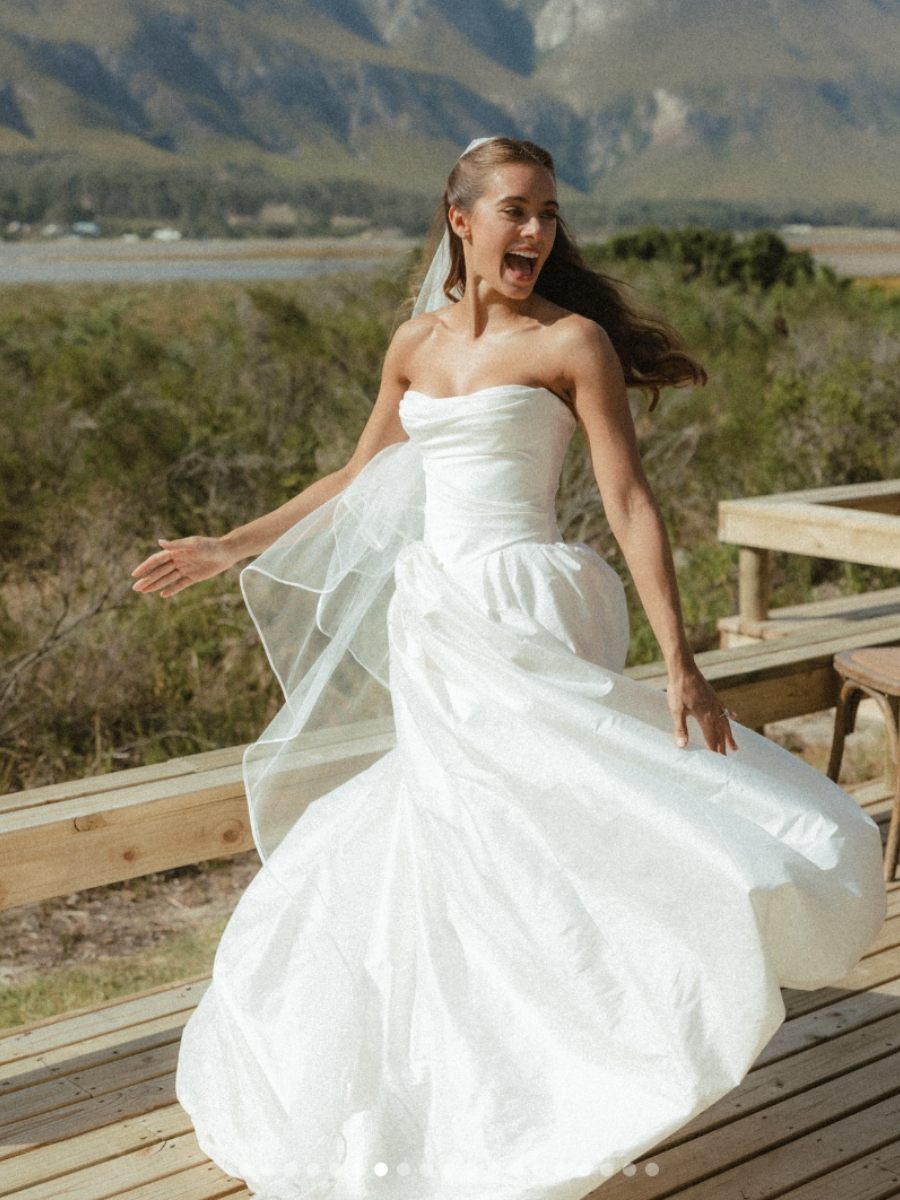 El efecto 'Celebrity Wedding': los vestidos nupciales minimalistas conquistan la temporada