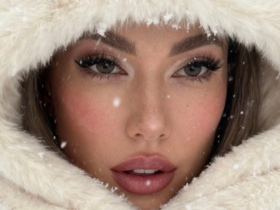 Frosty Glam: El look infalible para brillar esta Navidad