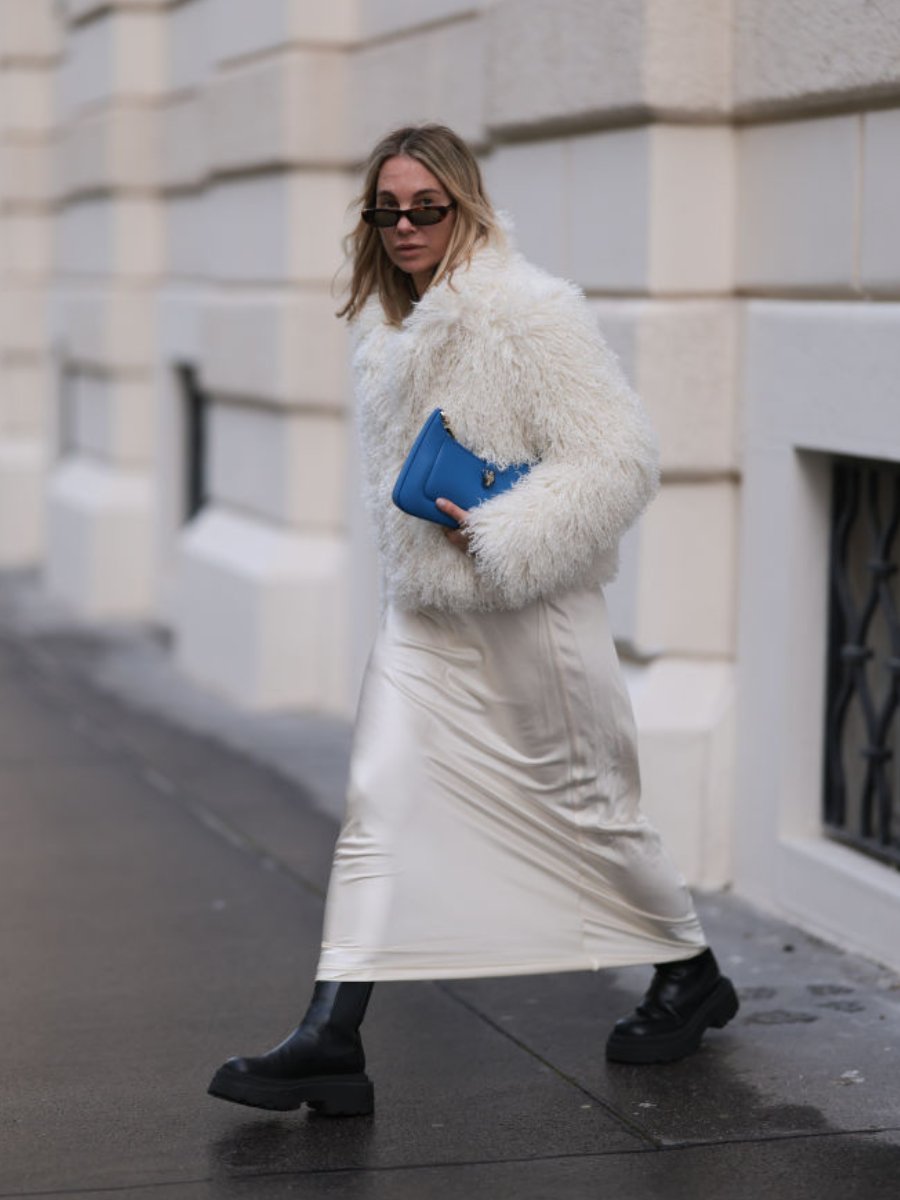 Las mejores formas de combinar una falda satinada durante invierno