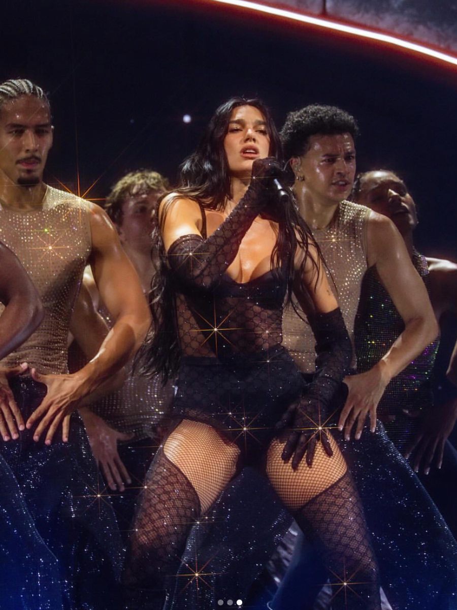 Los espectaculares outfits de Dua Lipa en el Radical Optimism Tour