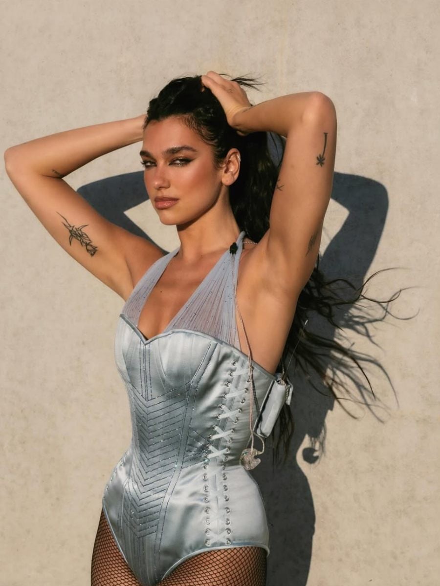 Los espectaculares outfits de Dua Lipa en el Radical Optimism Tour
