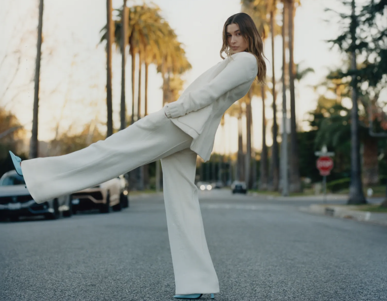 Flares, volumen y poder: pantalones vuelven fuertes