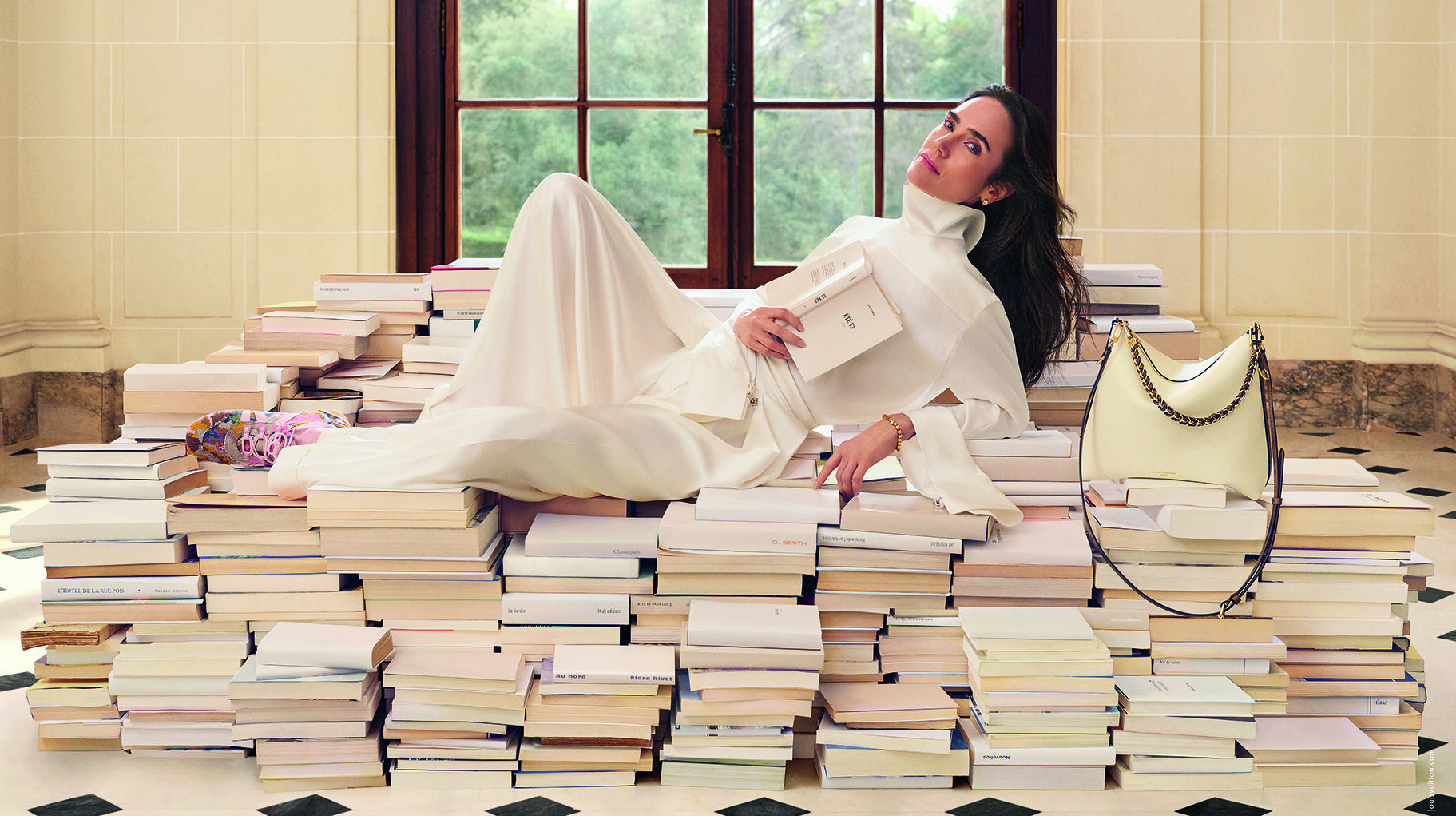 Louis Vuitton y Jennifer Connelly habitan lo femenino