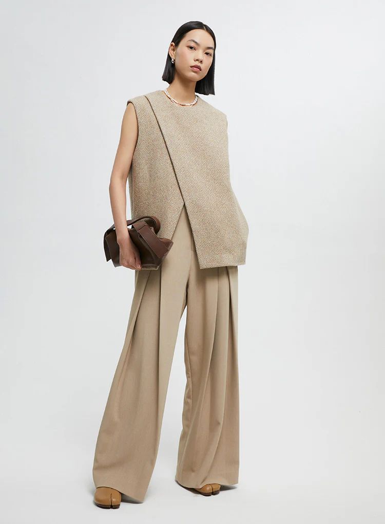 De la pasarela al clóset: el poder del chaleco minimalista