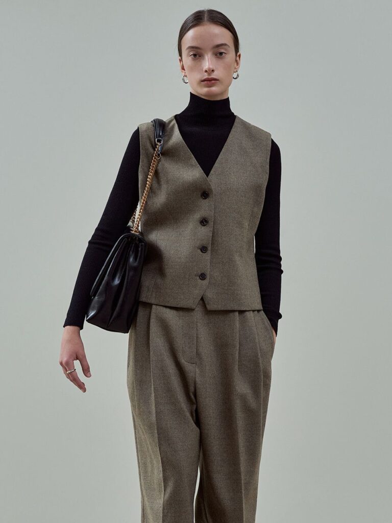 De la pasarela al clóset: el poder del chaleco minimalista