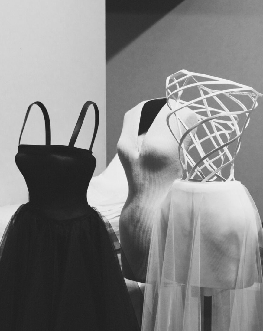 Dior presenta la exhibición 'Grammar of Forms'