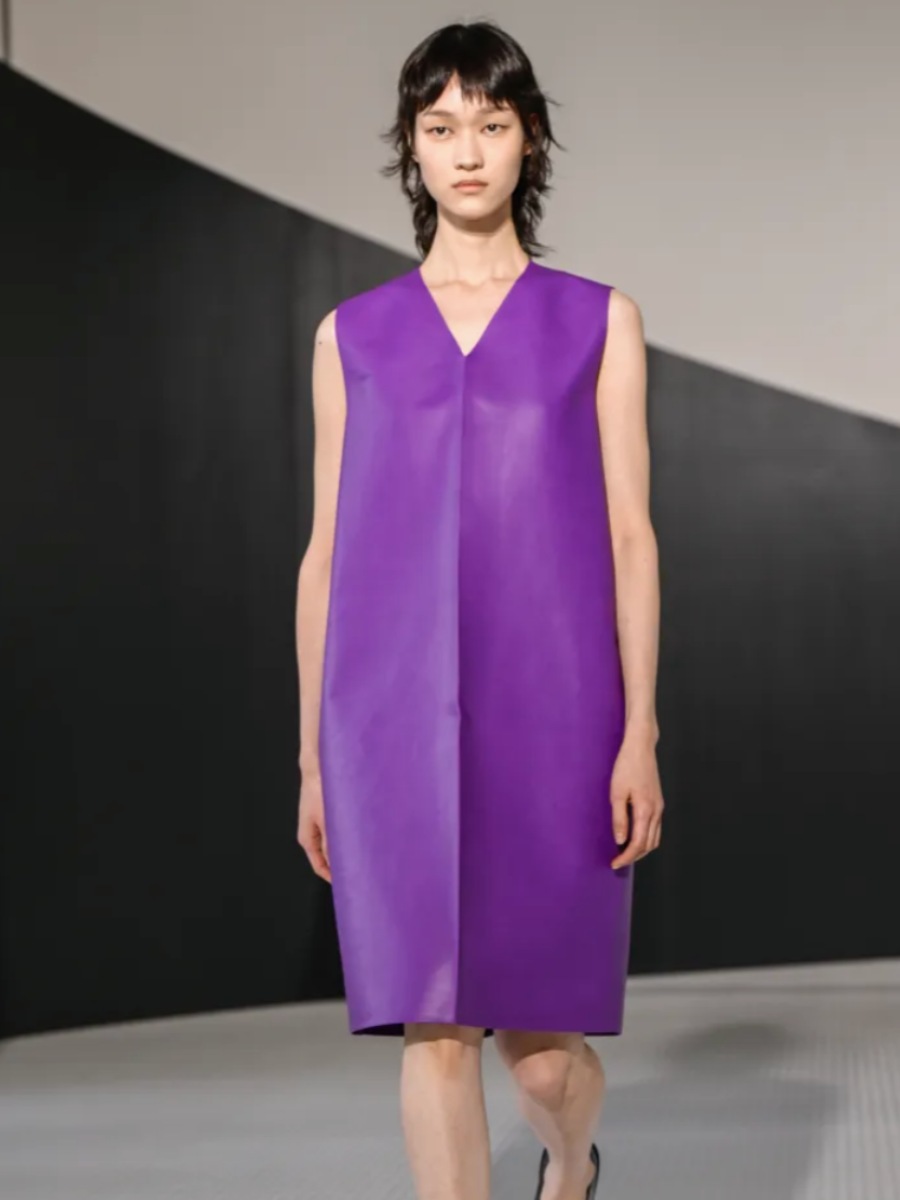 El efecto morado: cómo el 'power purple' se volvió el color de moda en invierno —desde street style hasta pasarela